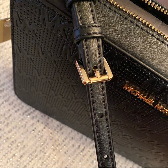 NWT! Michael Kors Jet Set Zip Crossbody Bag - Picture 5 of 16